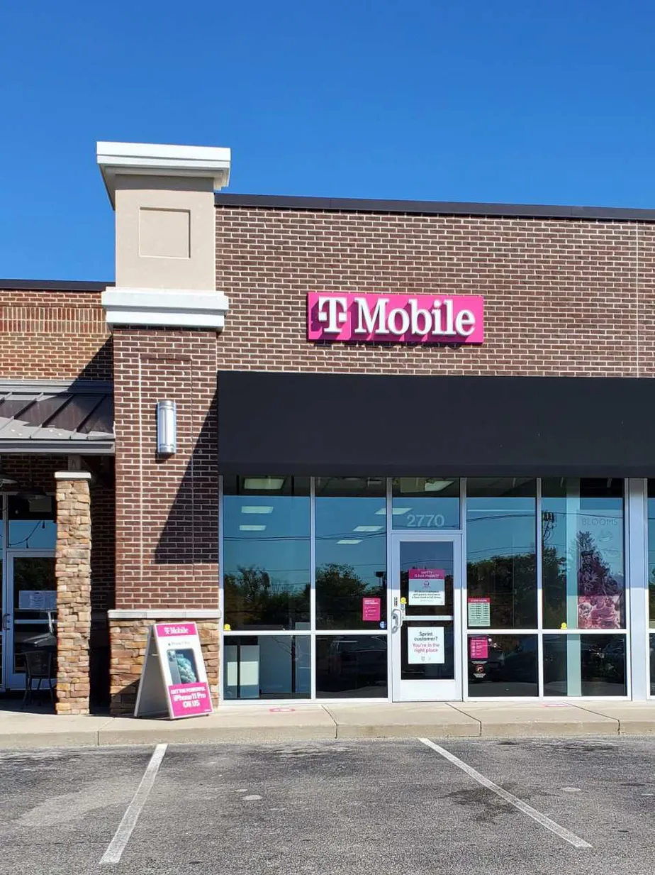 Exterior photo of T-Mobile store at Alexandria Way & Myrtle Ave, Highland Heights, KY
