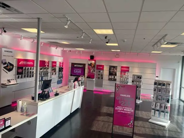  Interior photo of T-Mobile Store at Ygnacio & Clayton, Concord, CA 