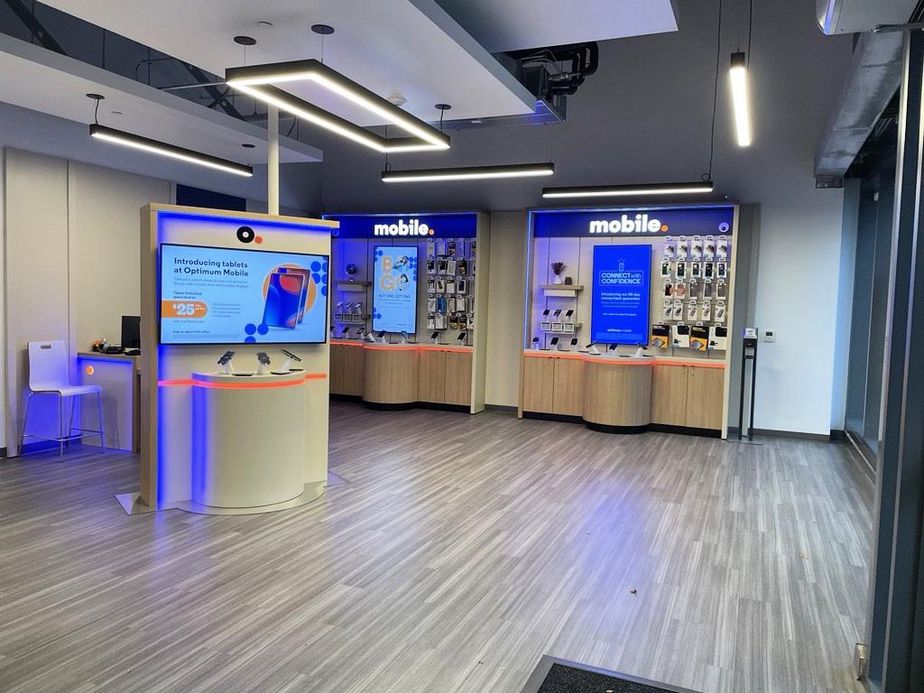  Newark - Broad St Inside Store 2.jpg 