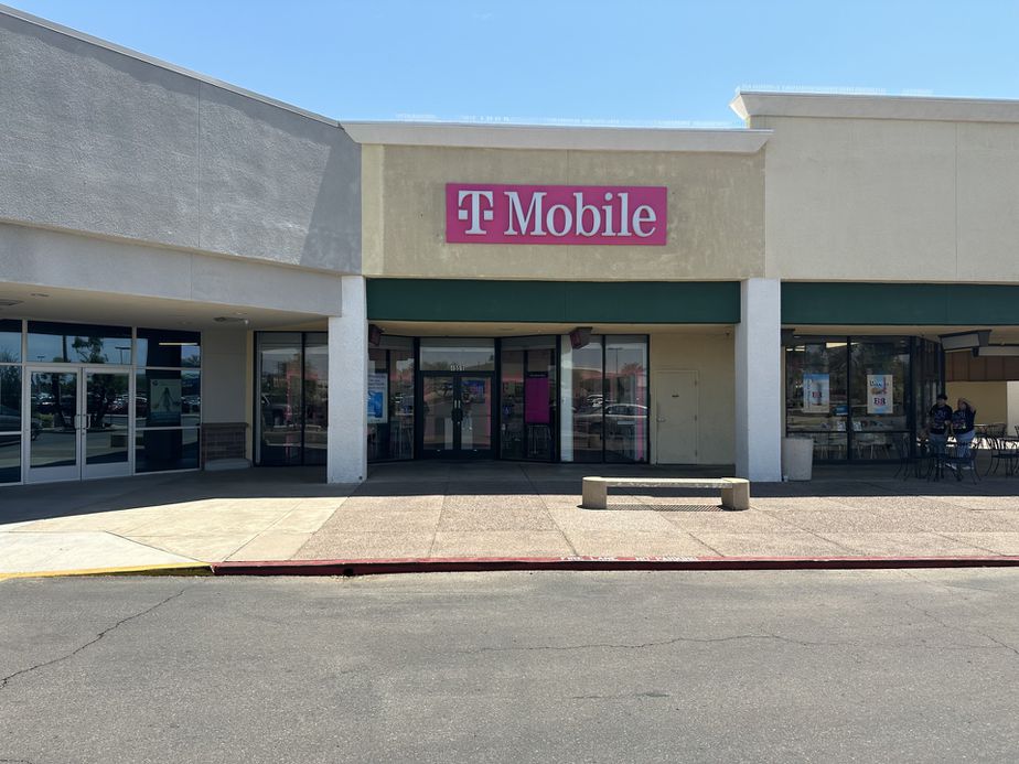 Exterior photo of T-Mobile Store at Village Square I, Phoenix, AZ