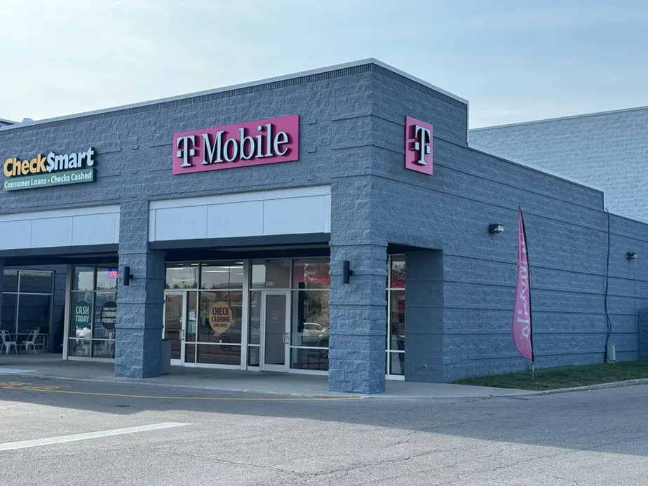  Exterior photo of T-Mobile Store at Westpointe Plaza, Columbus, OH 