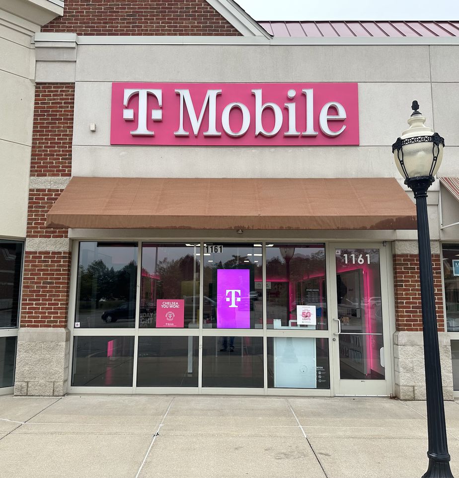 Exterior photo of T-Mobile Store at S Main St & E Old US Hwy 12, Chelsea, MI