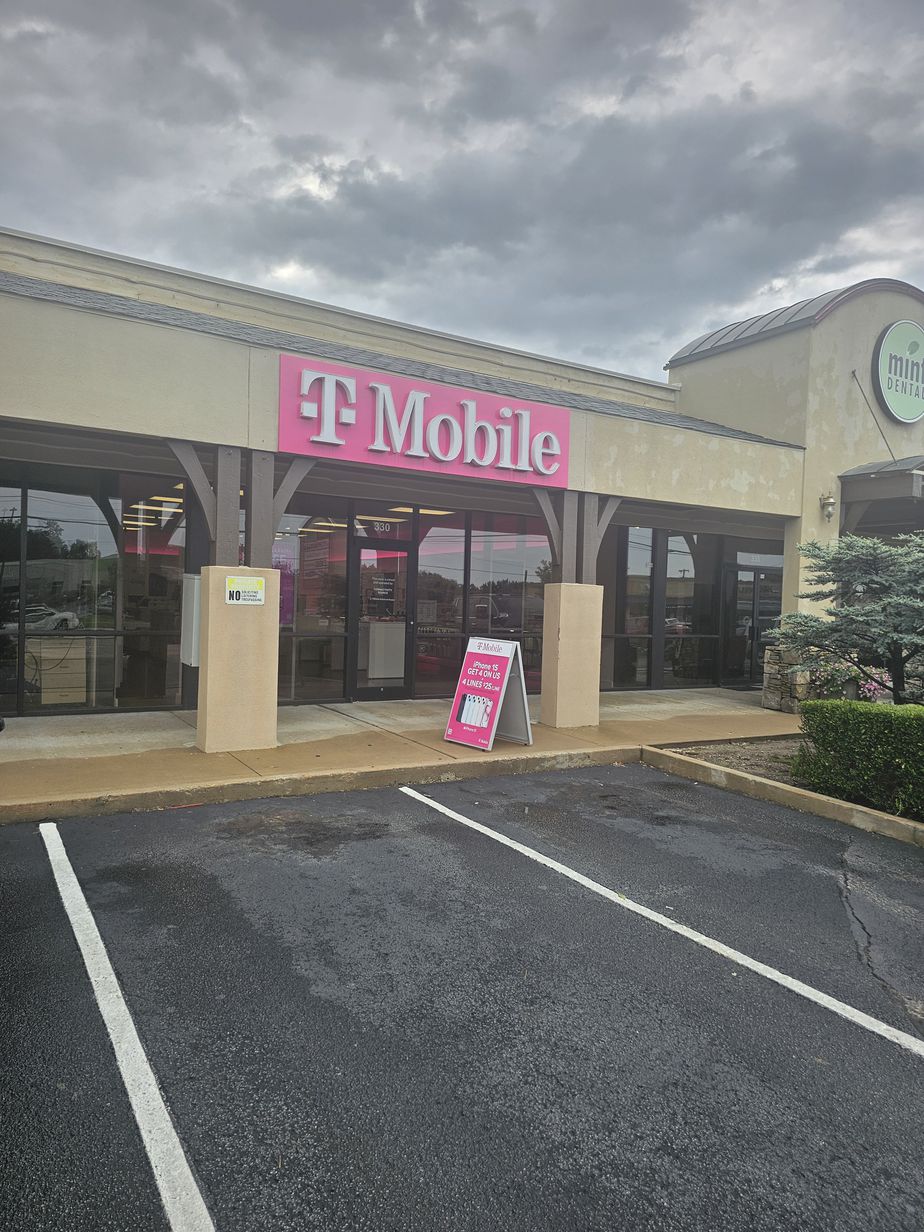 Exterior photo of T-Mobile Store at S Peoria Ave & E 44th Pl, Tulsa, OK
