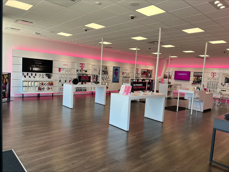 Foto del interior de la tienda T-Mobile en Blanco and Wurzbach Pkwy, San Antonio, TX