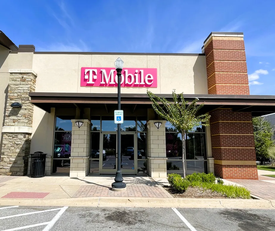  Exterior photo of T-Mobile Store at University Town Center, Norman, OK 