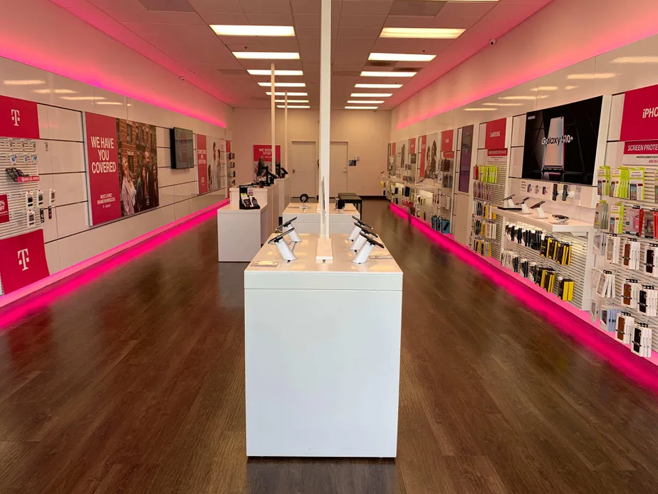 Interior photo of T-Mobile Store at E Ellendale Ave & NE Kings Vly Hwy, Dallas, OR