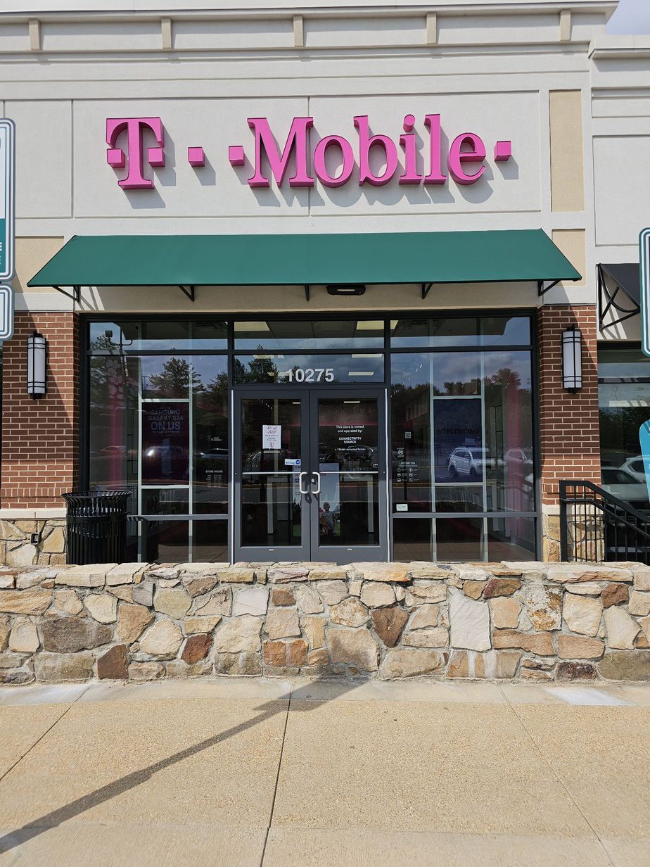 Exterior photo of T-Mobile Store at Bristow Center Dr & Linton Hall Rd, Bristow, VA