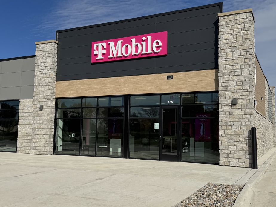 Exterior photo of T-Mobile Store at Hickman & Westgate, Waukee, IA