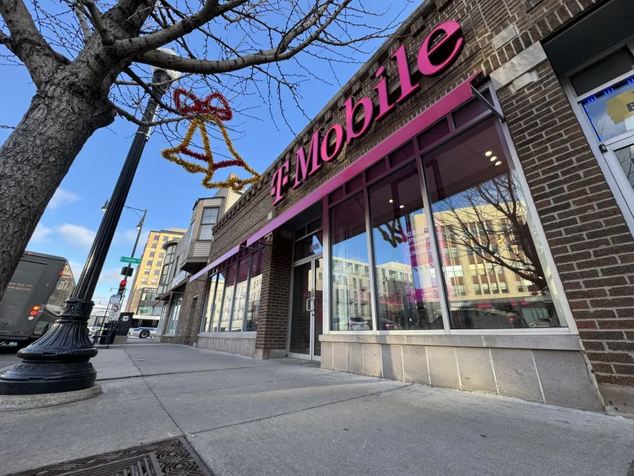 Exterior photo of T-Mobile Store at Irving Park & Cicero, Chicago, IL