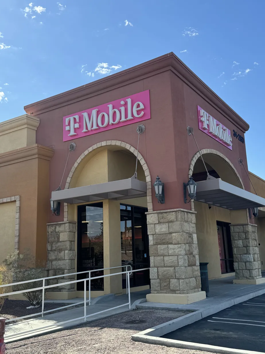  Exterior photo of T-Mobile Store at Monterey & Dinah Shore, Palm Desert, CA 