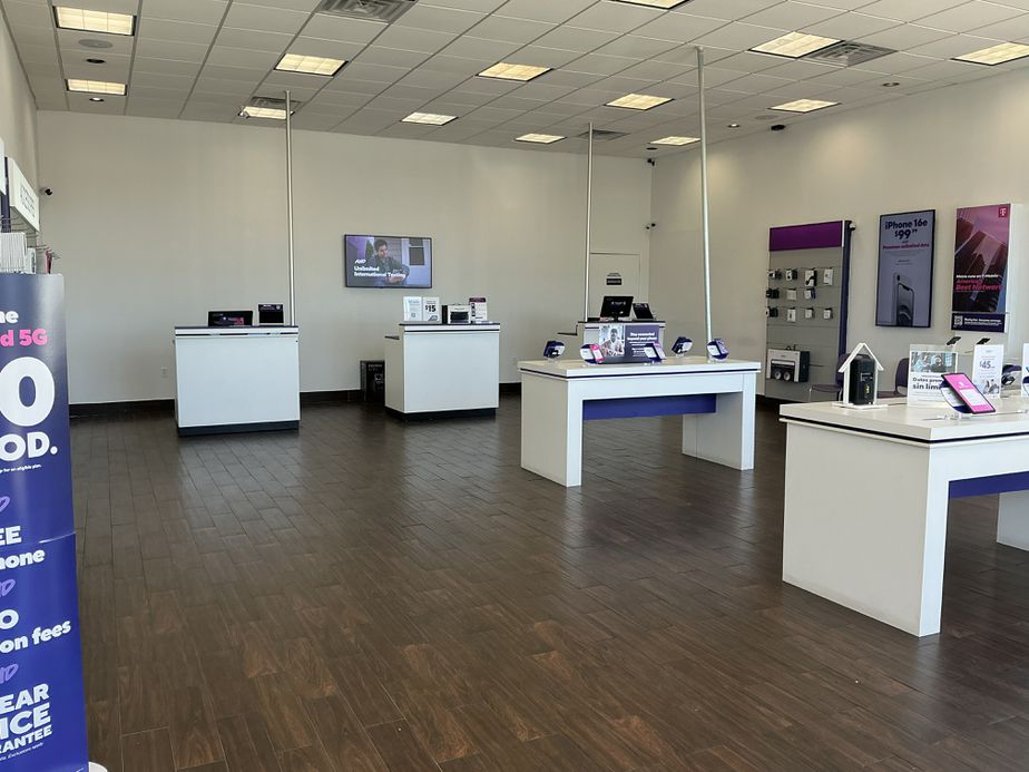 Metro by T-Mobile 3051 Fry Rd - 3051 Fry Rd