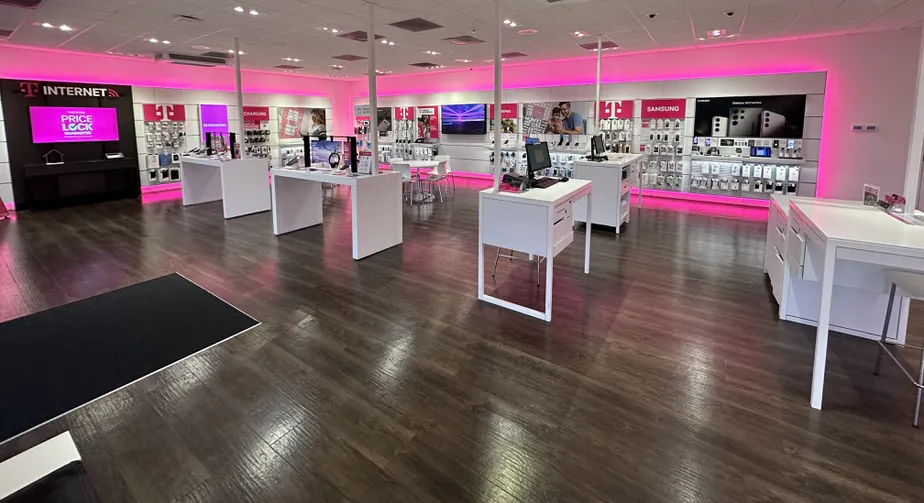 Interior photo of T-Mobile Store at N Telshor & Lohman, Las Cruces, NM