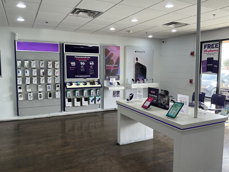 Metro by T-Mobile 44400 W Honeycutt Rd - 44400 W Honeycutt Rd 