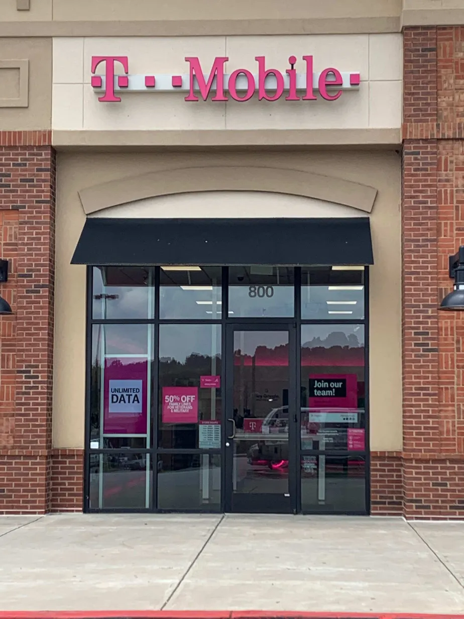  Exterior photo of T-Mobile store at Jesse Jewell Pkwy & Limestone Pkwy, Gainesville, GA 