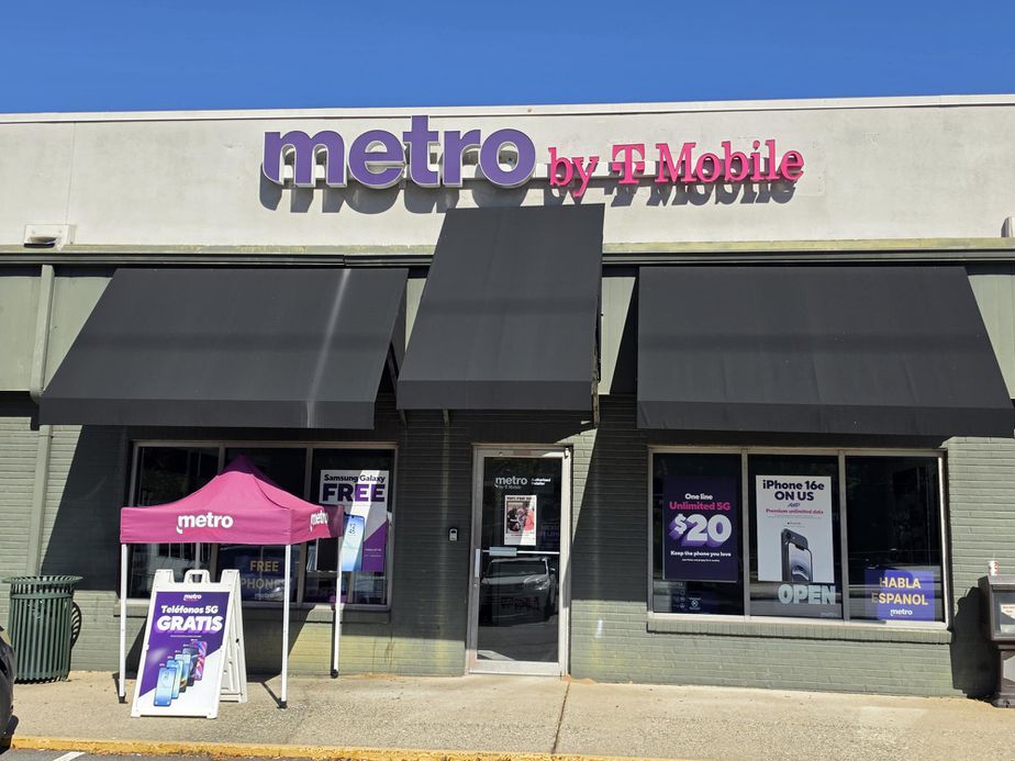 Metro by T-Mobile 4519 Woodruff Rd - 4519 Woodruff Rd 