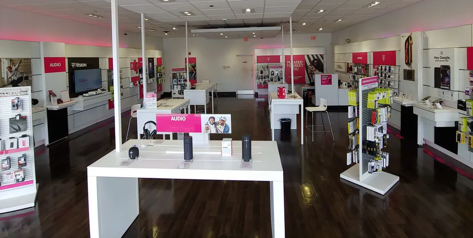 Interior photo of T-Mobile Store at Randall & North (Geneva Commons), Geneva, IL