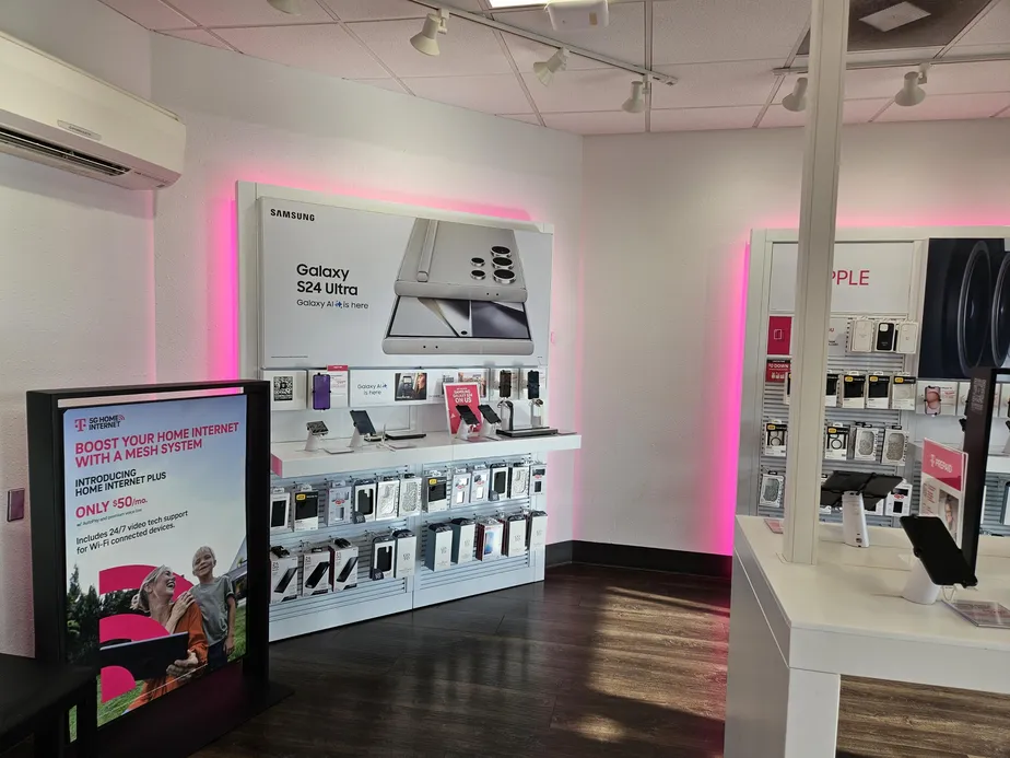  Interior photo of T-Mobile Store at Pioneer Square, Stillwater, OK 