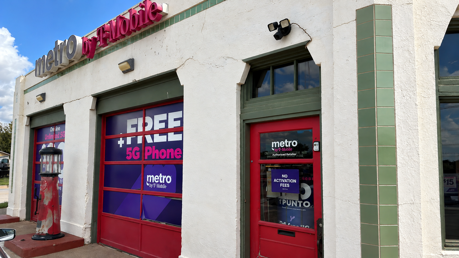 Metro by T-Mobile 2601 E Lancaster Ave - 2601 E Lancaster Ave 