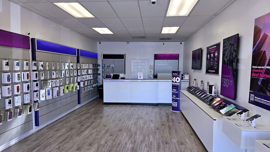 Metro by T-Mobile 1592 Fitzgerald Dr - 1592 Fitzgerald Dr 
