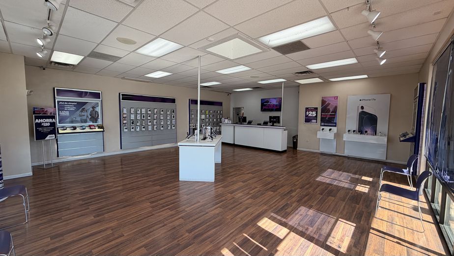 Metro by T-Mobile 2211 Main St NE - 2211 Main St NE 