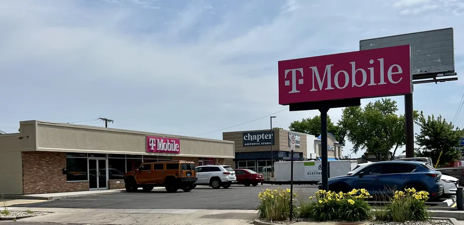 Exterior photo of T-Mobile Store at 41st & Elmwood, Sioux Falls, SD