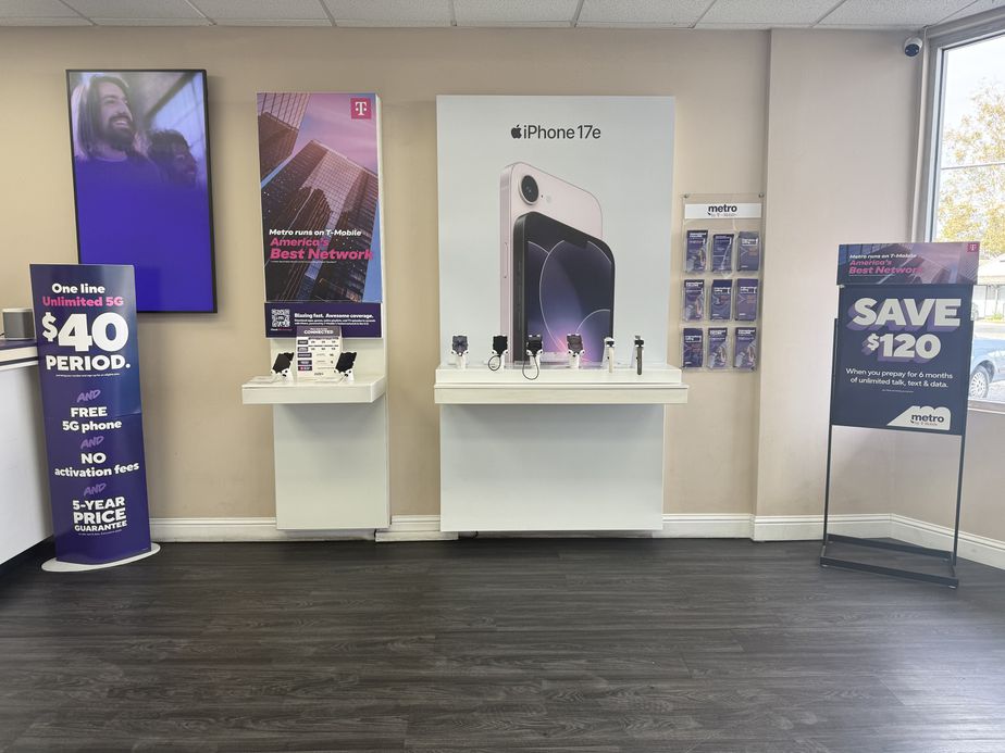 Metro by T-Mobile 5800 Lindhurst Ave - 5800 Lindhurst Ave 