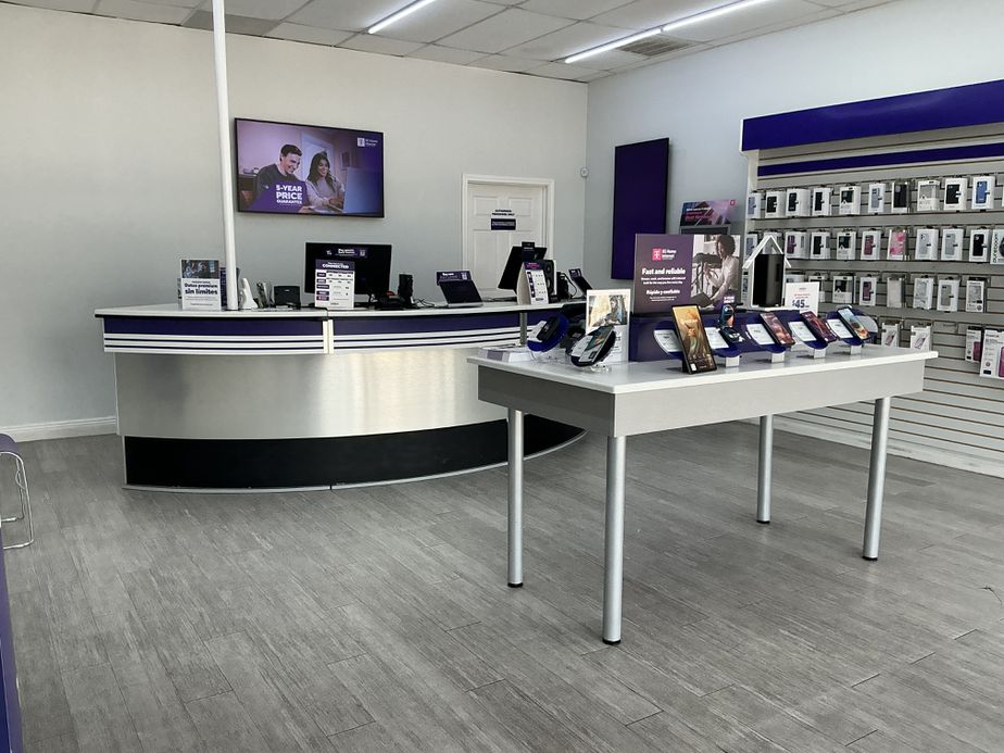 Metro by T-Mobile 12313 BELLAIRE BLVD, - 12313 BELLAIRE BLVD, 