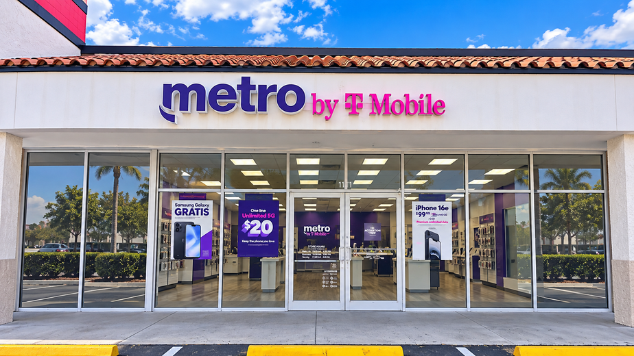 Metro by T-Mobile 8200 W 33rd avenue - 8200 W 33rd avenue 
