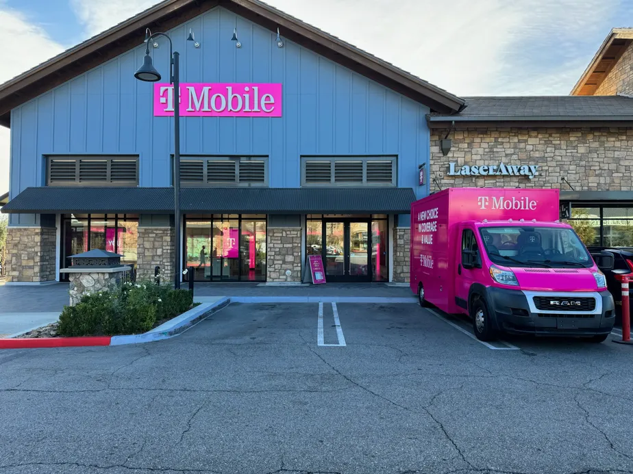  Exterior photo of T-Mobile Store at The Vineyards at Porter Ranch, Porter Ranch, CA 