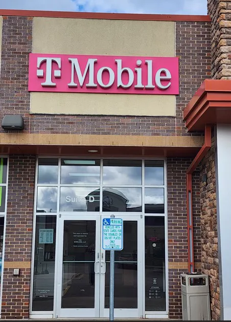  Exterior photo of T-Mobile Store at Mckee Rd & Manchester Rd, Fitchburg, WI 