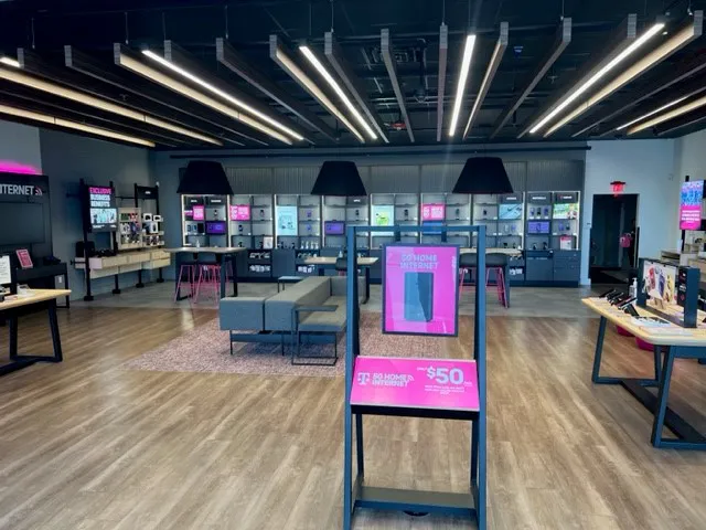 T-Mobile Boston Tpk & Svenson | Shrewsbury, MA