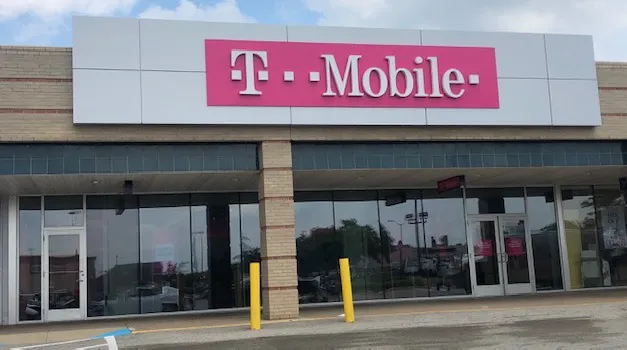 Foto del exterior de la tienda T-Mobile en Cottman & Roosevelt, Philadelphia, PA