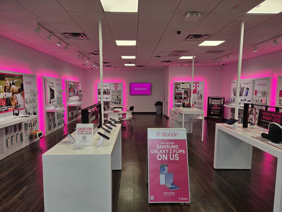 Interior photo of T-Mobile Store at Tittabawassee Rd & Fortune Blvd, Saginaw, MI