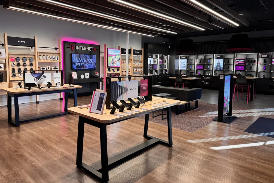  Interior photo of T-Mobile Store at W Evans St & David H Mcleod Blvd, Florence, SC 