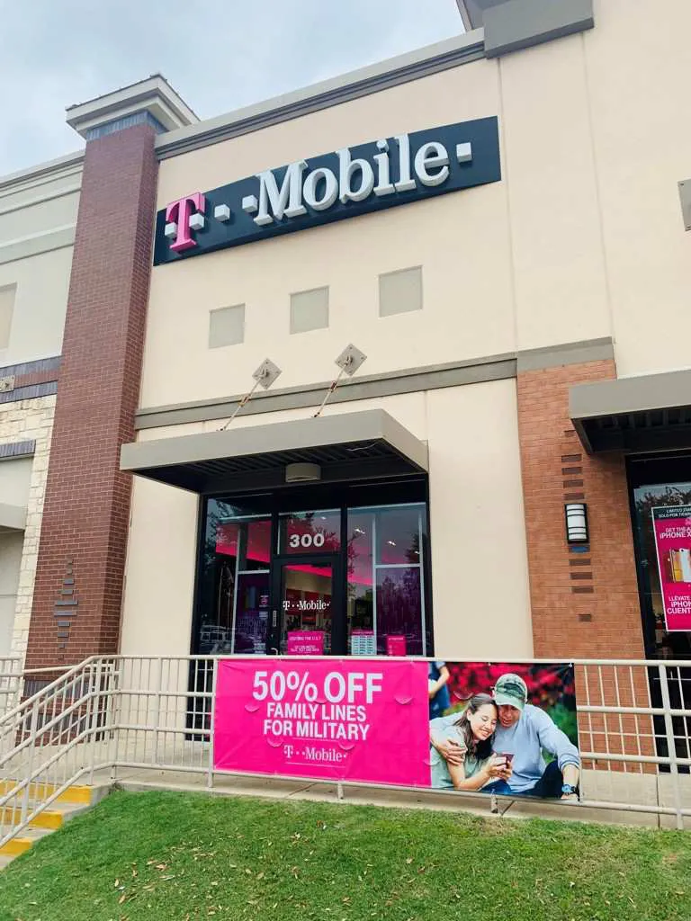 Exterior photo of T-Mobile store at Ih-35 & Hwy 71, Austin, TX
