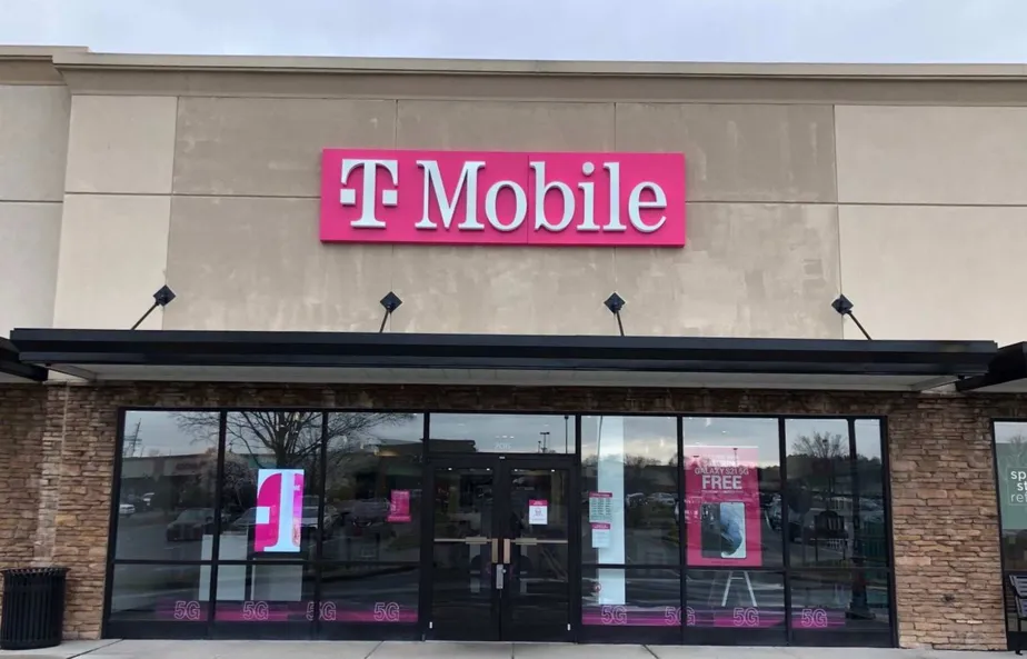  Exterior photo of T-Mobile store at Morrell Rd & Centre At Deane Hl, Knoxville, TN 