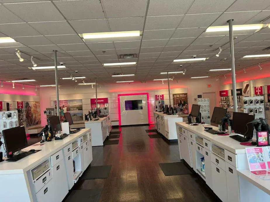 Interior photo of T-Mobile Store at Osceola Pkwy & Florida Turnpike, Kissimmee, FL