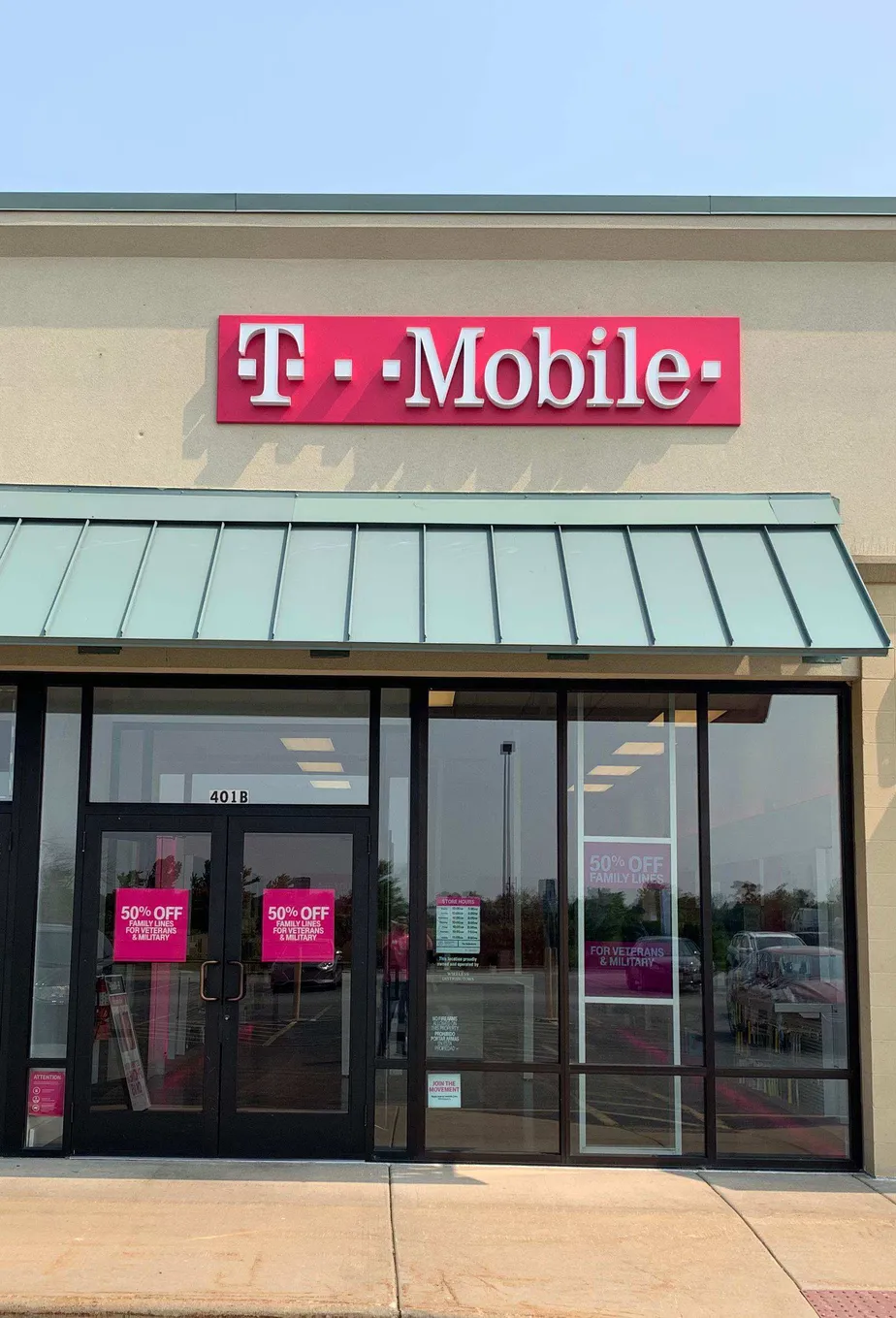 Exterior photo of T-Mobile store at Riverstone & Marcotte Rd, Kankakee, IL