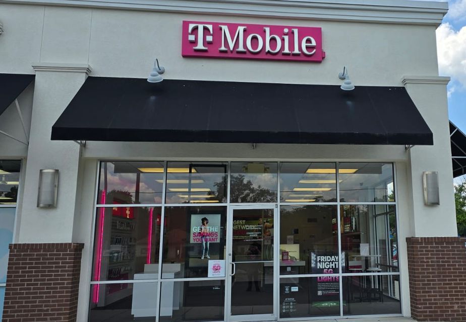 Exterior photo of T-Mobile Store at S State Road 228 & Phantom Ln, Macclenny, FL