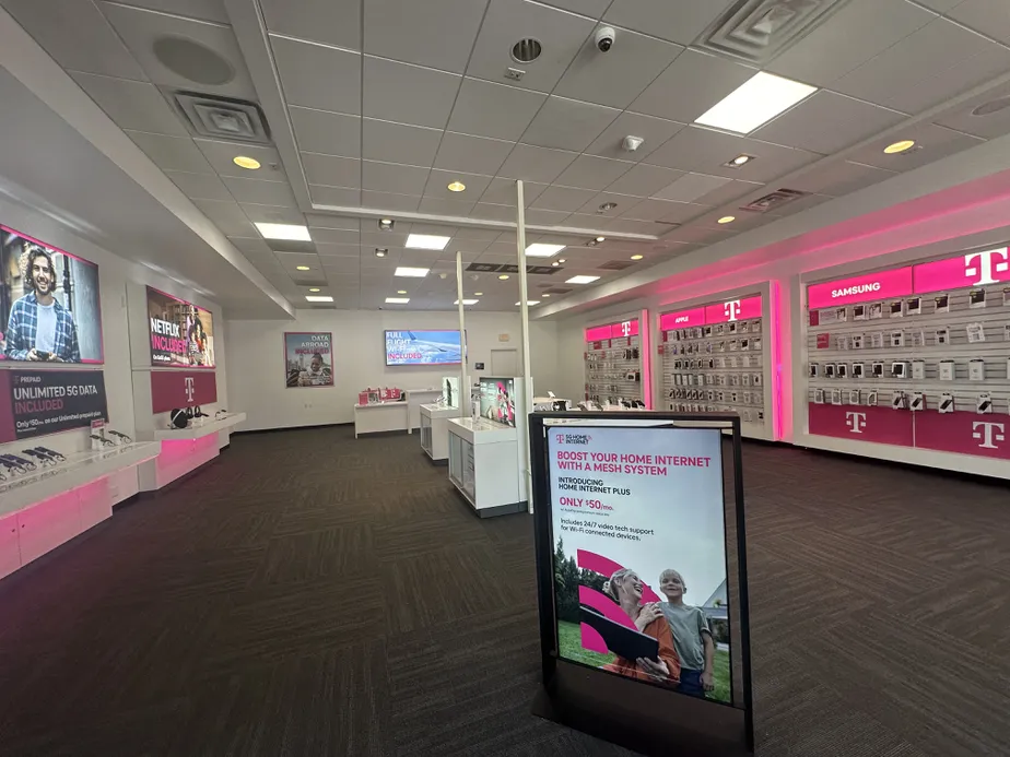 Interior photo of T-Mobile Store at Dallas Pkwy & Trinity Mills Rd, Dallas, TX 