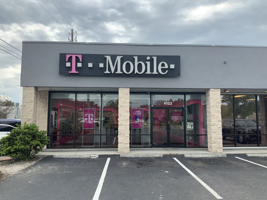 Exterior photo of T-Mobile Store at S Tamiami Trail & Robinhood, Sarasota, FL