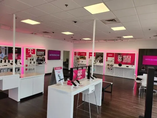  Interior photo of T-Mobile Store at Colonial Commons, Harrisburg, PA 