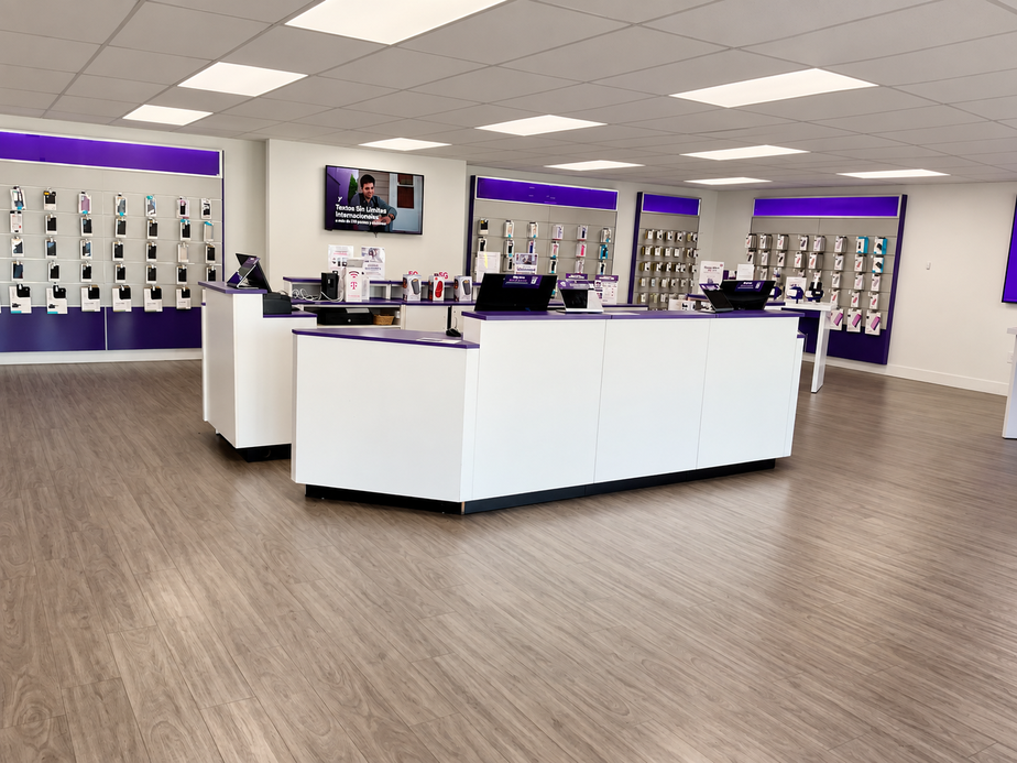 Metro by T-Mobile 1270 SW 8th St - 1270 SW 8th St 