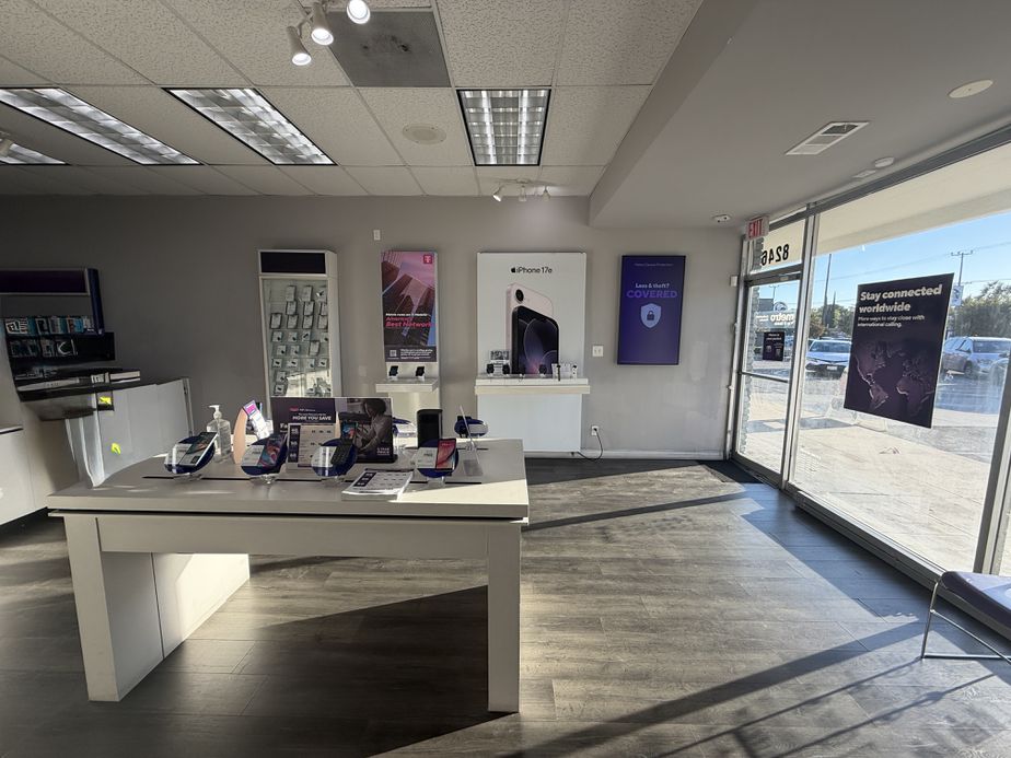 Metro by T-Mobile 8246 De Soto Ave - 8246 De Soto Ave 