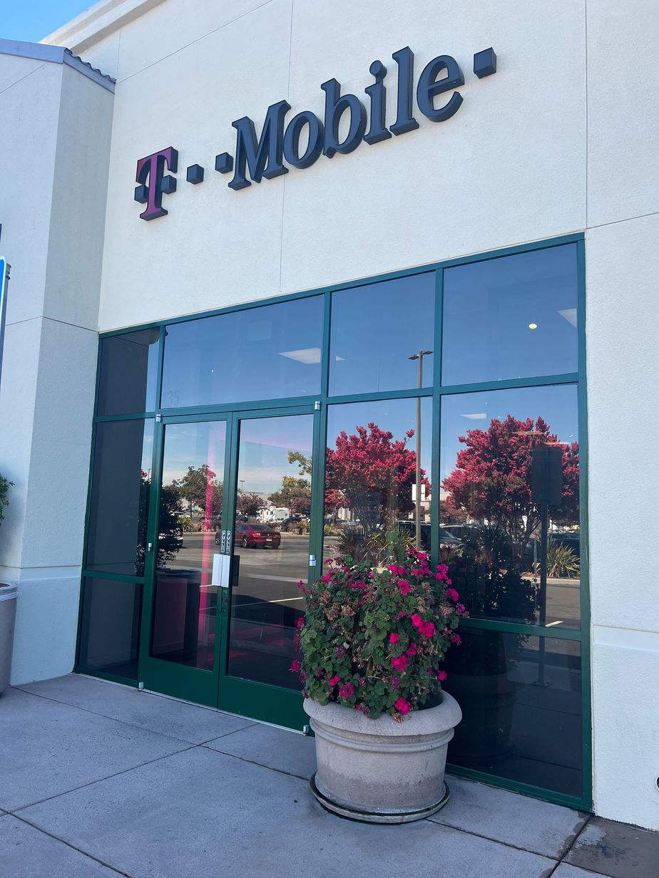 Exterior photo of T-Mobile Store at McCarthy Ranch, Milpitas, CA