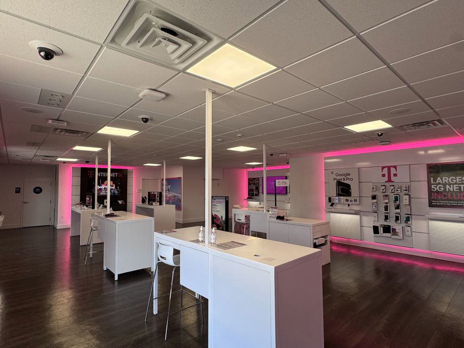 Interior photo of T-Mobile Store at East Town, Green Bay, WI