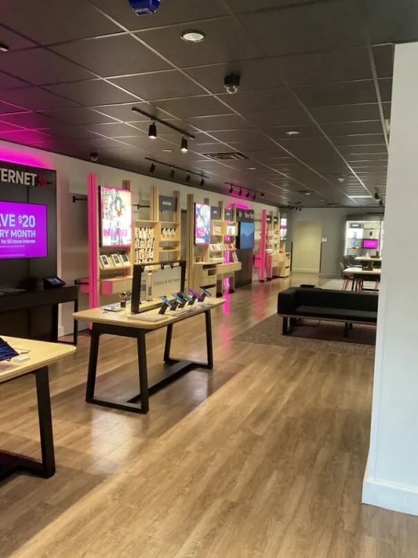 Interior photo of T-Mobile Store at Austin St & Continental Ave, Forest Hills, NY 