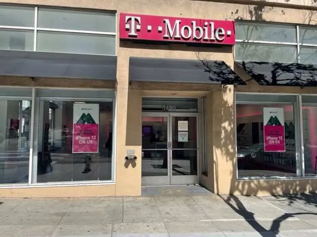 Exterior photo of T-Mobile Store at Van Ness & Pine Street, San Francisco, CA