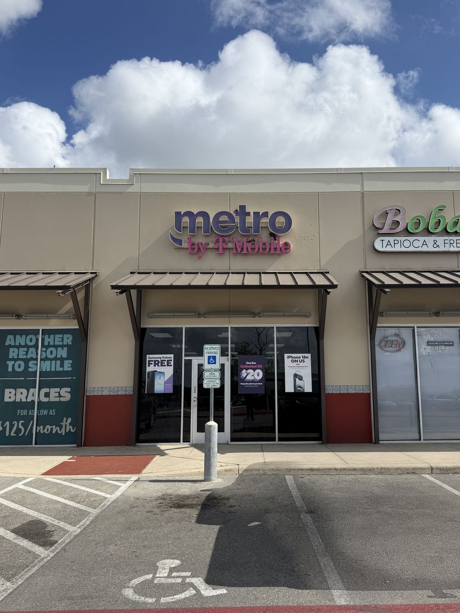 Metro by T-Mobile 3850 S New Braunfels Ave - 3850 S New Braunfels Ave 
