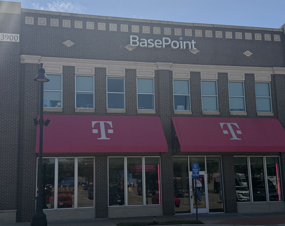 T-Mobile Arlington Highlands - 3900 Arlington Highlands Blvd 